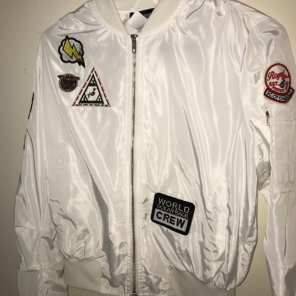White wind breaker